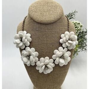 J. Crew White Chunky Bold Icy 3D Flower Rose Gold Tone‎ Statement Necklace 21"